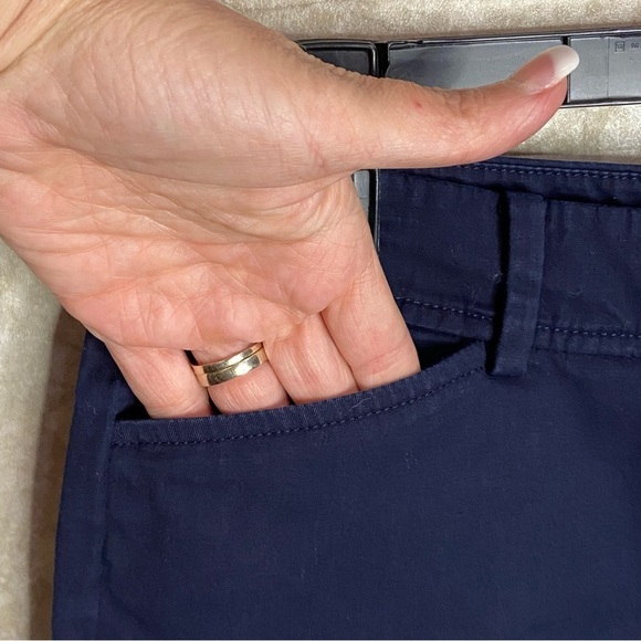 TALBOTS / The Perfect Short Bermuda Mid Rise Shorts Size 4 - Picture 6 of 10